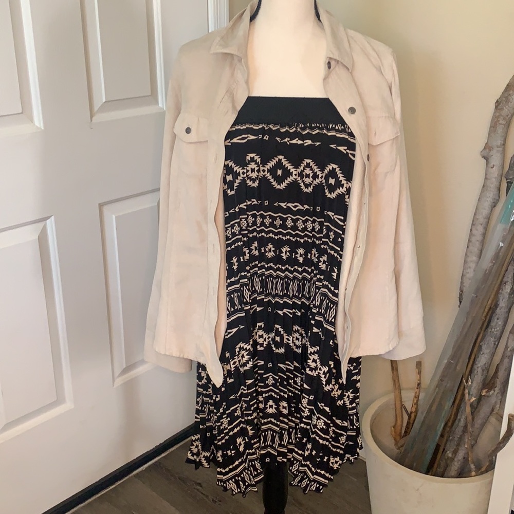LuLaRoe | Black and Beige Aztec Print Pleated Skirt | Small - Picture 9 of 10